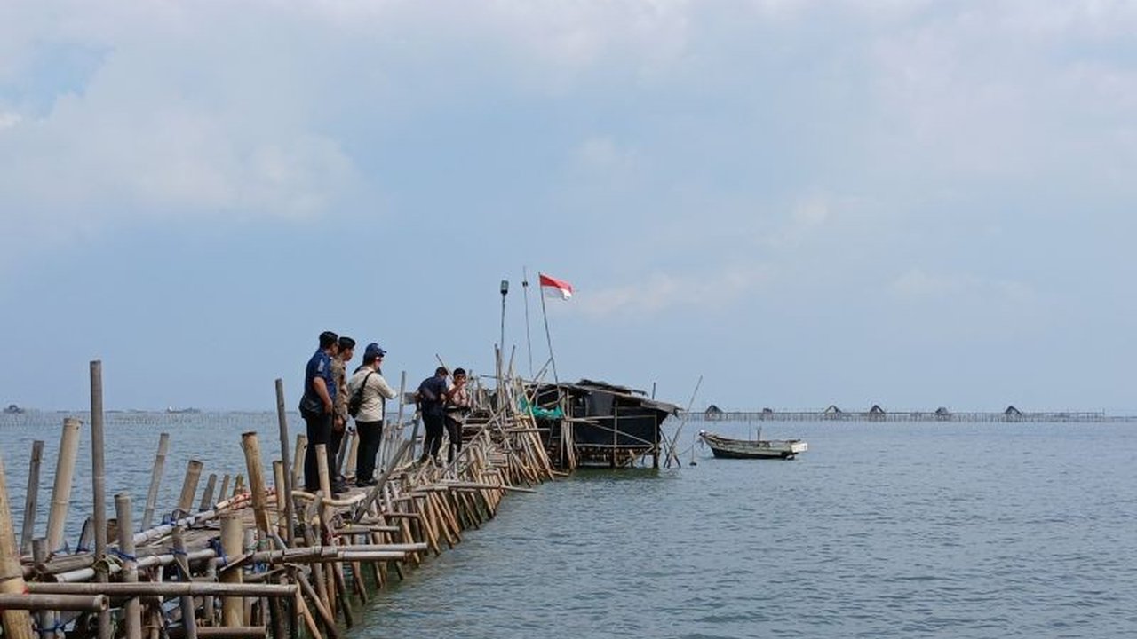 Menteri ATR/BPN, Nusron Wahid, membatalkan 266 SHGB dan 17 SHM ilegal di Pakuhaji, Tangerang, yang diterbitkan atas lahan di luar garis pantai dan melibatkan PT Cahaya Intan Sentosa dan PT Intan Agung Makmur.