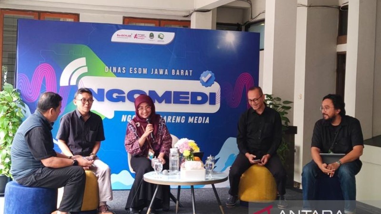 Pemerintah Provinsi Jawa Barat mengalokasikan anggaran daerah untuk pemasangan listrik gratis bagi 3.403 rumah di 18 kabupaten/kota pada tahun 2025, sebagai bagian dari program Jabar Caang untuk pemerataan akses energi.