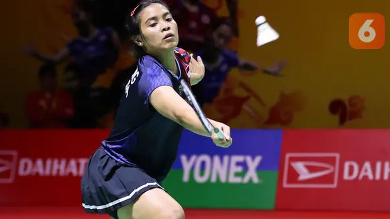 Pertandingan dimenangi Gregoria dengan skor 21-13, 15-21, 21-14. (Bola.com/Abdul Aziz)