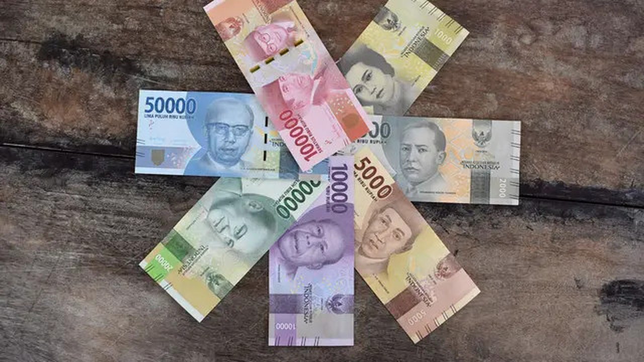 BLT BBM Rp600 ribu sudah mulai dicairkan pemerintah. Yuk simak cara cek penerimanya berikut ini! (pexels/robertlens).