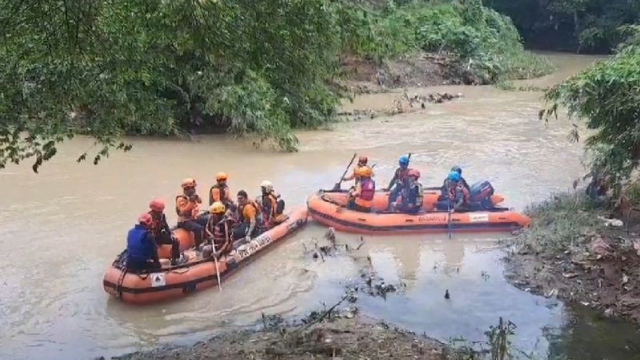 Tim SAR menemukan Dilan (4) yang hilang terseret arus Sungai Cibanten, Kota Serang, Banten, dalam kondisi meninggal dunia setelah pencarian selama dua hari.