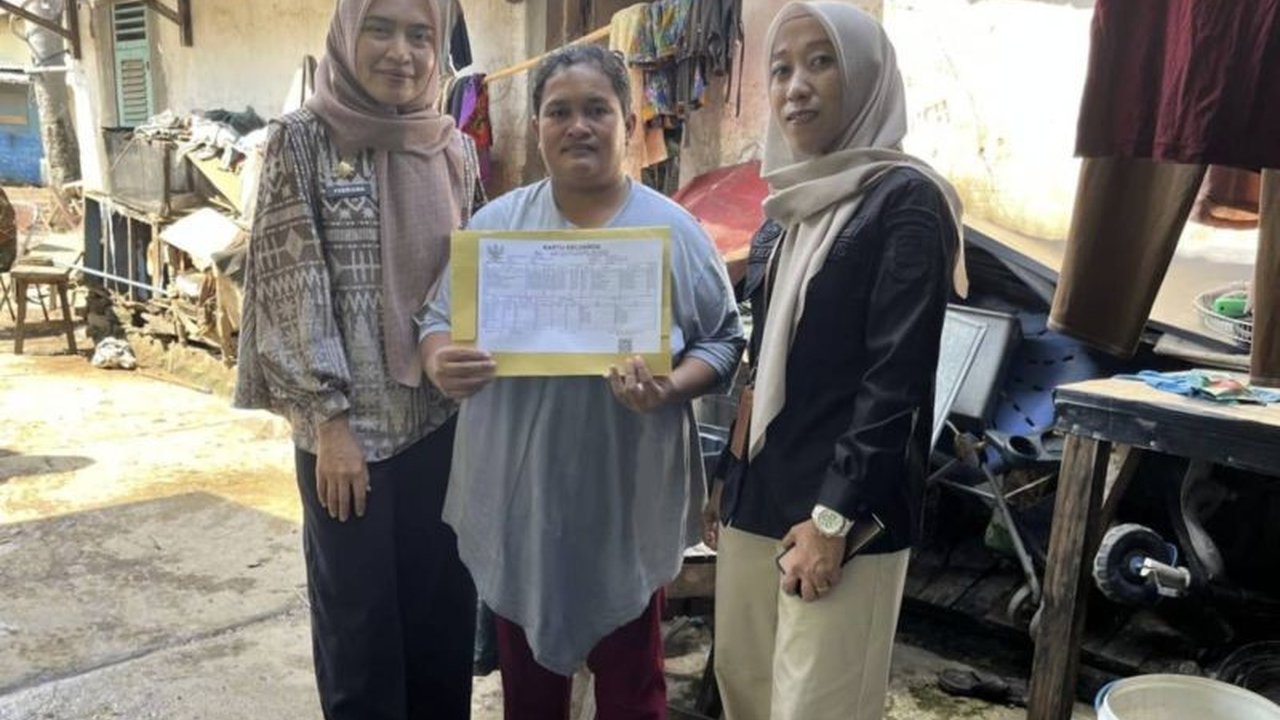 Pemerintah Kota Bandarlampung telah mengembalikan 80 dokumen kependudukan penting kepada warga yang menjadi korban banjir pada 17 Januari 2024, dengan layanan perbaikan dokumen juga tersedia bagi warga yang membutuhkan.