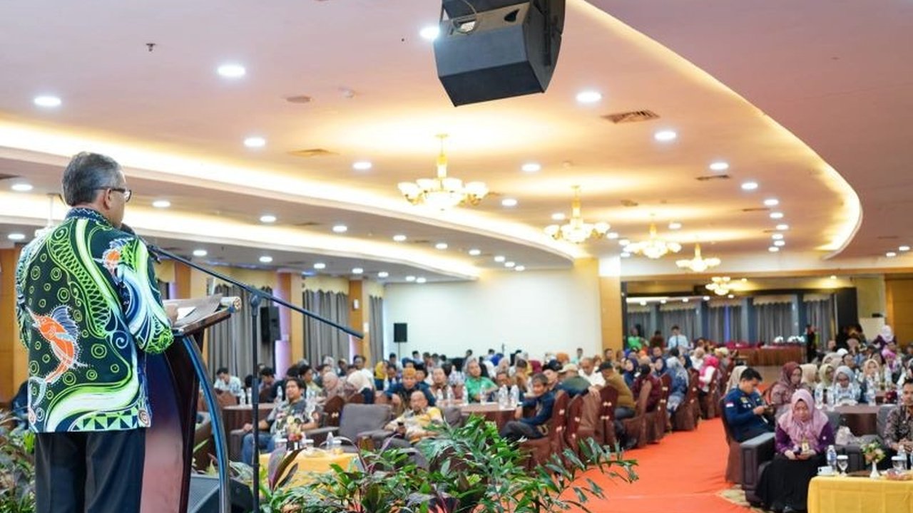 Bapenda Batam gencar sosialisasikan opsen pajak kendaraan bermotor dan bea balik nama yang mulai berlaku 2025, berpotensi meningkatkan Pendapatan Asli Daerah (PAD) hingga Rp150 miliar.