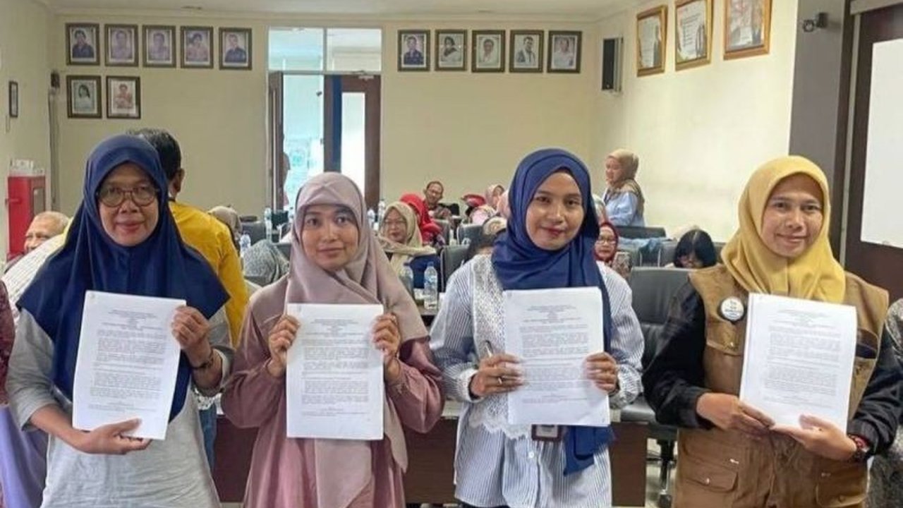 Kader JKN di Demak berhasil menagih tunggakan iuran JKN-KIS mencapai Rp3 miliar pada tahun 2024, berkat kerja keras 15 kader yang aktif mengingatkan dan memberikan edukasi kepada peserta.