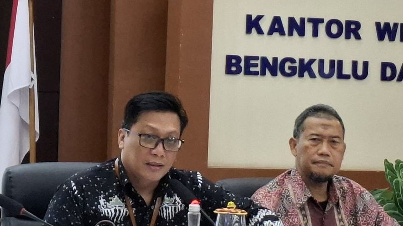 Pemerintah mengalokasikan Rp31,81 triliun untuk APBN Provinsi Lampung di tahun 2025, dengan fokus pada transfer ke daerah dan belanja pemerintah pusat untuk mendukung pertumbuhan ekonomi dan kesejahteraan masyarakat.