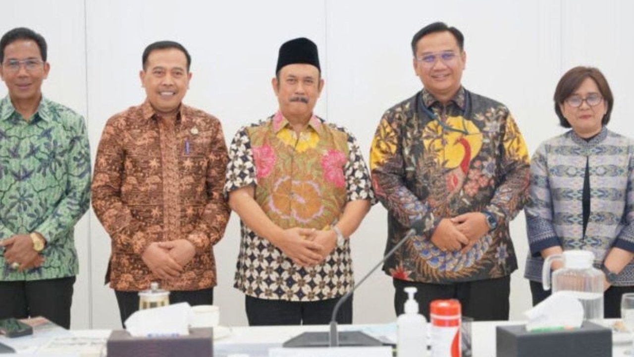Ombudsman dan Bappenas sepakat memperkuat kerja sama pengawasan pelayanan publik sektor ekonomi untuk meningkatkan efisiensi dan kesejahteraan masyarakat, ditandai dengan pertemuan dan rencana kolaborasi pengawasan di tahun 2025.