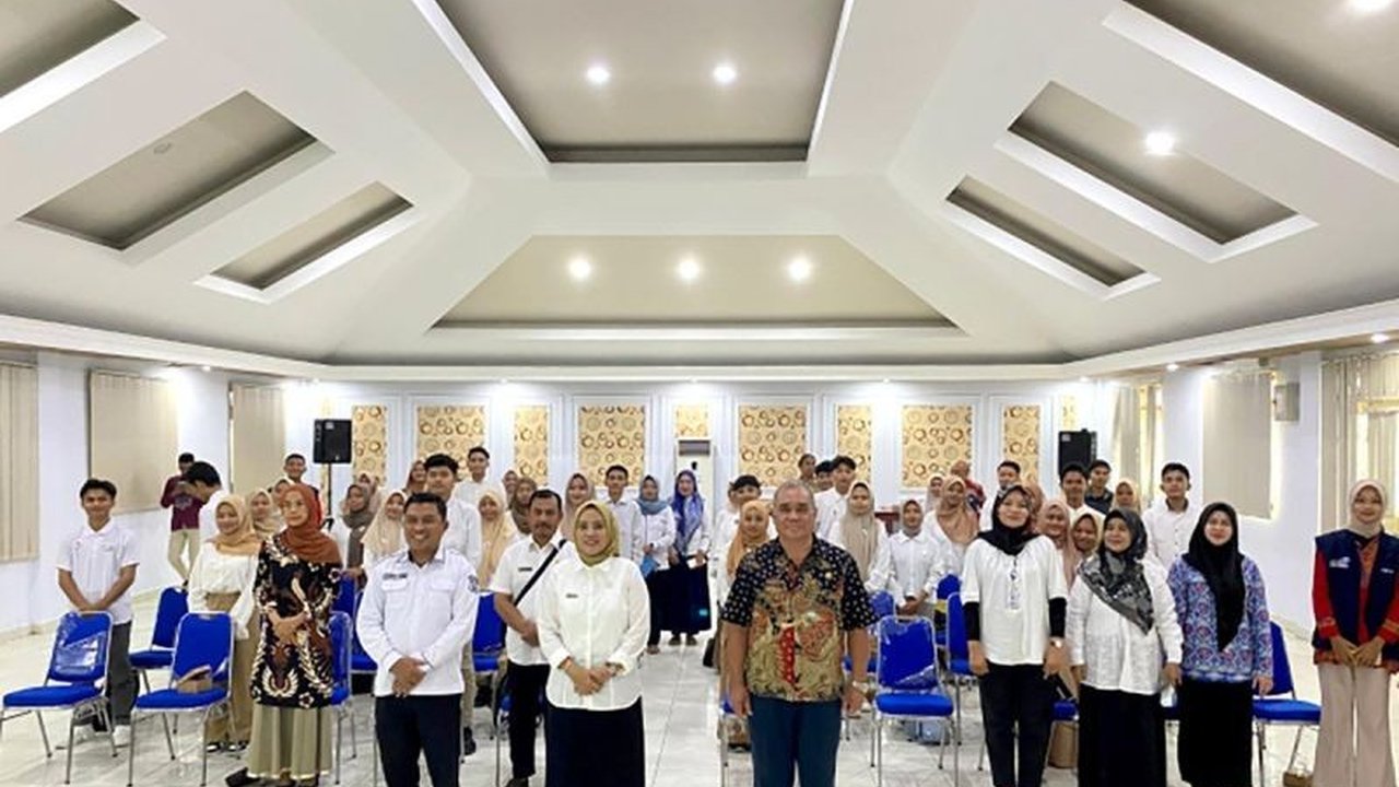 Asisten III Setda Kabupaten Gorontalo menekankan peran penting generasi muda dalam pembangunan berkelanjutan, ditandai dengan pengukuhan pengurus Generasi Berencana (Genre) Kabupaten Gorontalo 2025.