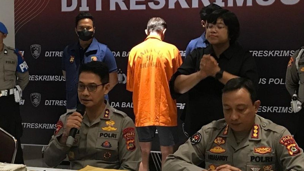 Polda Bali menetapkan seorang warga negara asing sebagai tersangka atas pembangunan Villa Parq Ubud yang mengakibatkan penyusutan lahan pertanian di Ubud dan melanggar aturan perlindungan lahan pertanian.