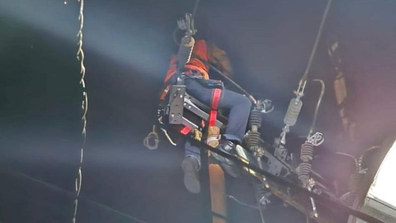 PLN Unit Induk Wilayah Maluku dan Maluku Utara (UIW MMU) berhasil mengatasi gangguan kelistrikan di Ambon yang menyebabkan pemadaman di beberapa lokasi, dan memulihkannya kurang dari satu jam berkat respon cepat petugas.