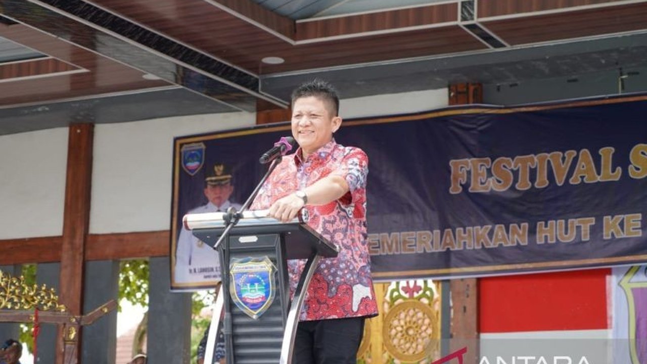 Pemerintah Kabupaten OKU Timur menggelar Bazar UMKM selama empat hari pada 24-27 Januari 2025 di dua zona berbeda untuk merayakan HUT ke-21, mendorong perekonomian lokal, dan mempromosikan produk UMKM.