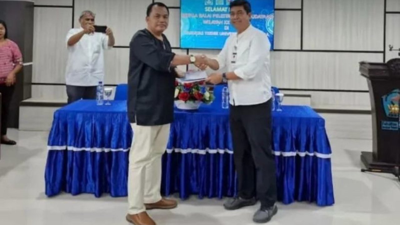 Balai Pelestarian Kebudayaan (BPK) Wilayah XX menyerahkan laporan inventarisasi Objek Diduga Cagar Budaya (ODCB) di Fakultas Teknik Universitas Pattimura Ambon, sebuah bangunan bersejarah yang dibangun pada tahun 1961 atas prakarsa Presiden Soekarno, untu