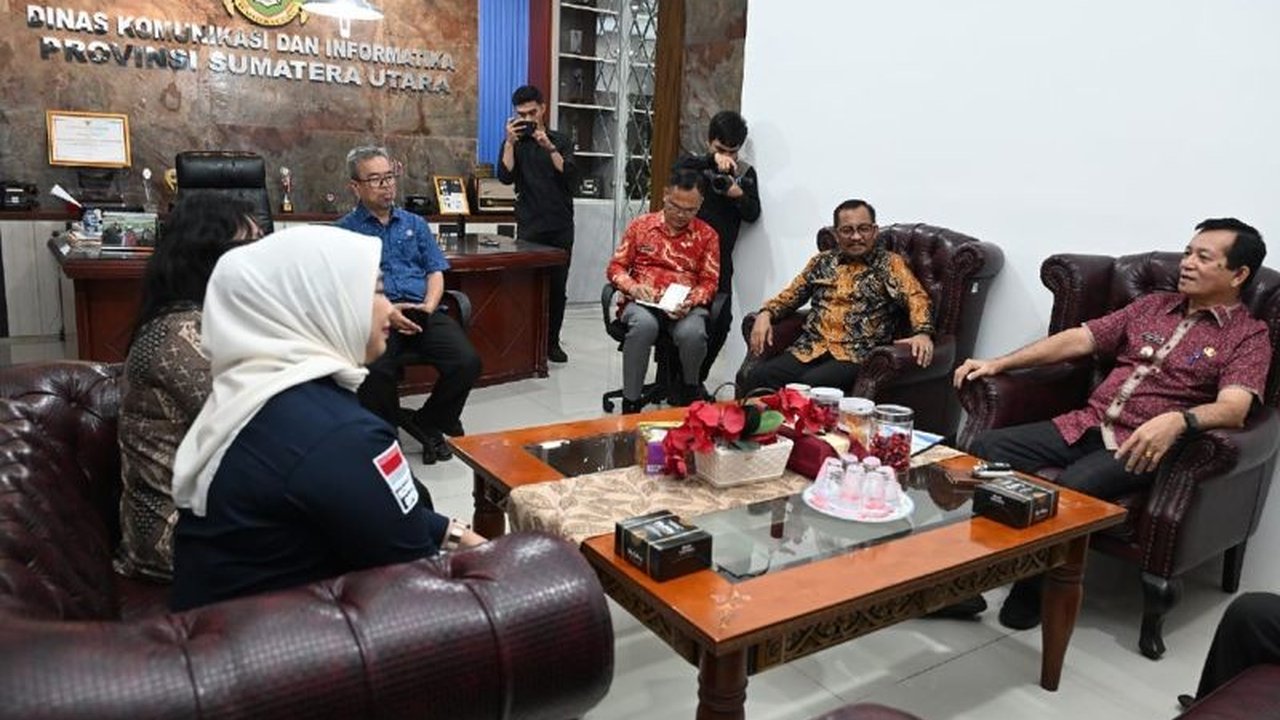 Pemerintah Provinsi Sumatera Utara (Pemprov Sumut) menyampaikan masalah blank spot internet di beberapa daerah, terutama Nias Utara, kepada Komisi I DPR RI, meminta dukungan untuk pembangunan infrastruktur digital dan pemerataan akses internet.