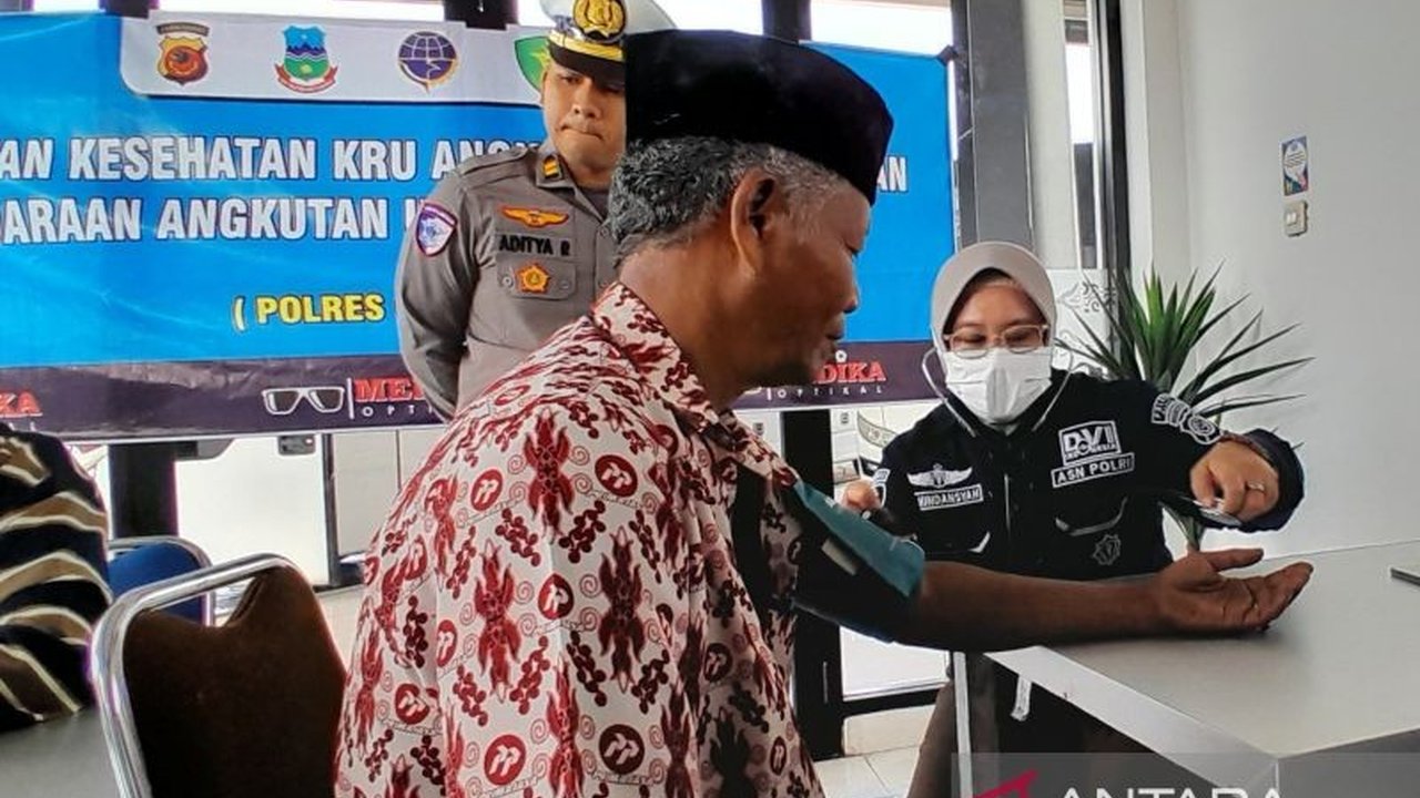 Polres Garut Pastikan Sopir Bus Bebas Narkoba Jelang Libur Panjang
