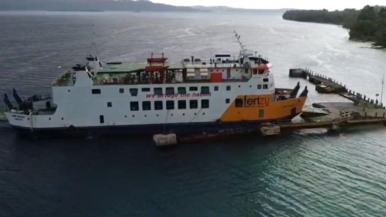 ASDP Ambon akan merelokasi beberapa kapal feri pada tahun 2025 untuk meningkatkan layanan penyeberangan antar pulau di Maluku, termasuk peningkatan perawatan mesin dan fasilitas penumpang.