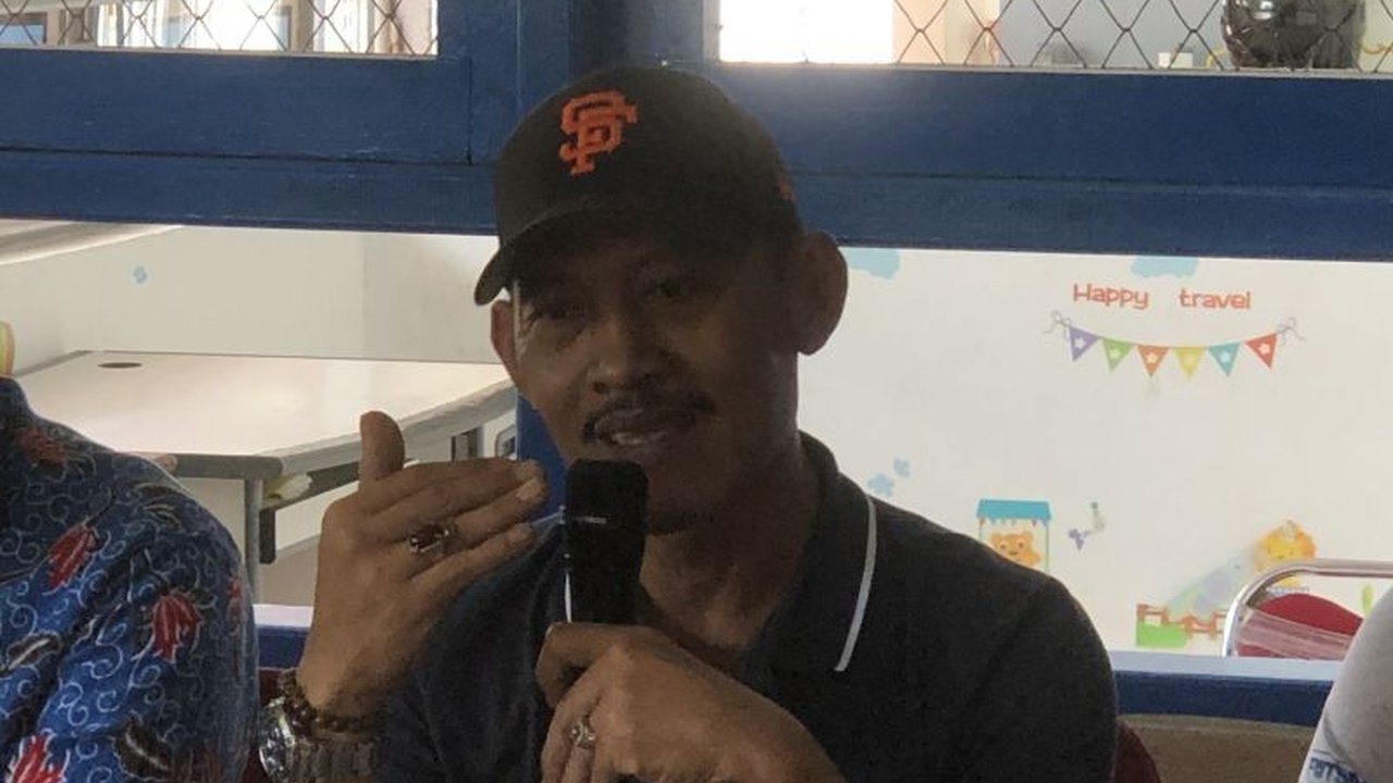 Lapas Kelas IIA Ambon meningkatkan keamanan, termasuk pemeriksaan ketat terhadap warga binaan, pembesuk, dan petugas, setelah ditemukannya kasus penggunaan ponsel ilegal oleh narapidana untuk transaksi narkoba.