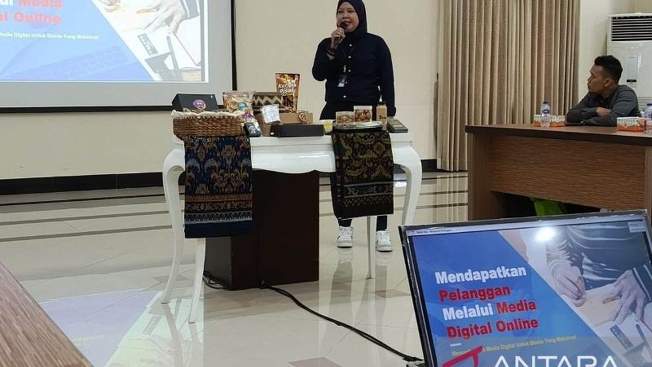 Pelatihan fotografi produk dan pemasaran digital oleh LKBN ANTARA di Bangka Belitung berhasil tingkatkan kemampuan UMKM lokal dalam memasarkan produk hingga pasar global, sekaligus menunjukkan komitmen ANTARA terhadap pemberdayaan UMKM.