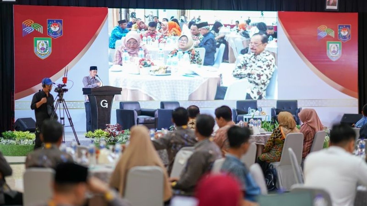 Bank Indonesia memproyeksikan pertumbuhan ekonomi Bengkulu pada 2025 mencapai 4,2-5 persen (yoy), didorong permintaan domestik, investasi, dan perbaikan sektor pertanian serta CPO, meski ada tantangan perlambatan ekonomi global.