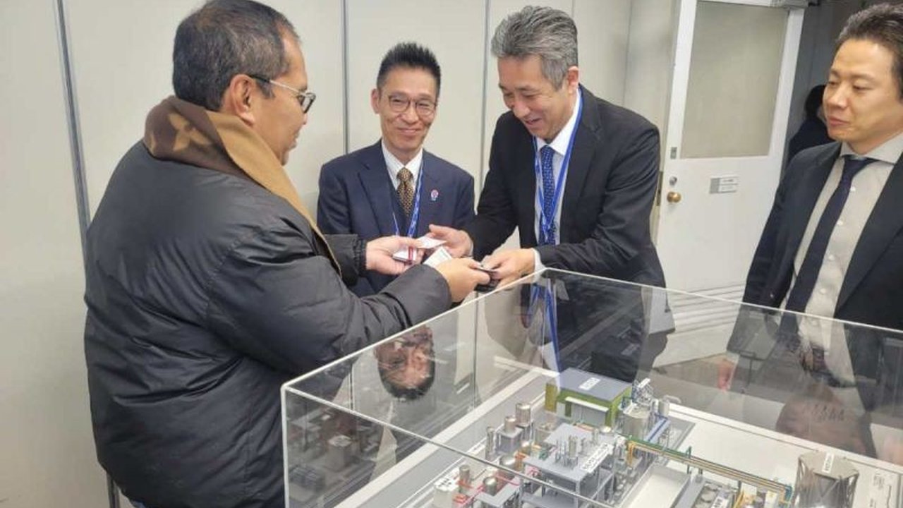 Wali Kota Makassar, Moh. Ramdhan Pomanto, mengunjungi Osaka, Jepang, untuk mempelajari teknologi dekarbonisasi, khususnya Metanasi, guna mendukung program Low Carbon City di Makassar dan mengurangi emisi karbon.