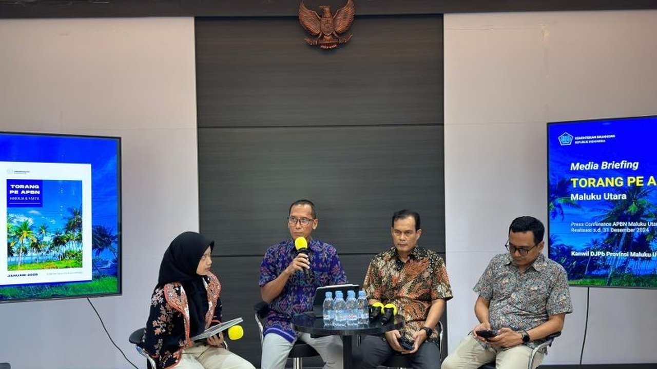 Penyaluran KUR di Maluku Utara Desember 2024 mencapai Rp574,49 miliar dengan kontraksi 8,57 persen, namun potensi rumput laut Malut sebagai komoditas unggulan mendapat perhatian.