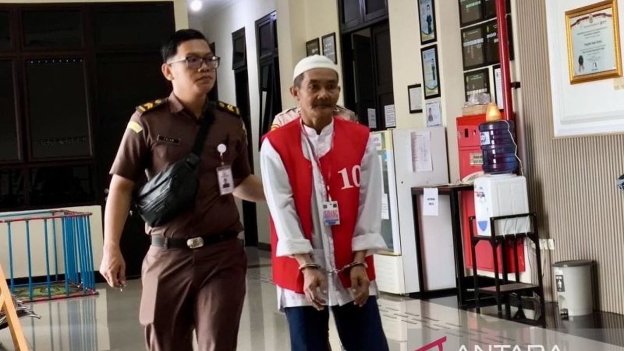 Pengadilan Negeri Barabai menjatuhkan vonis 11 tahun penjara kepada Irwansyah, pelaku pembunuhan aktivis lingkungan Abah Nateh di Pegunungan Meratus, Kalimantan Selatan, hukuman lebih berat dari tuntutan jaksa.