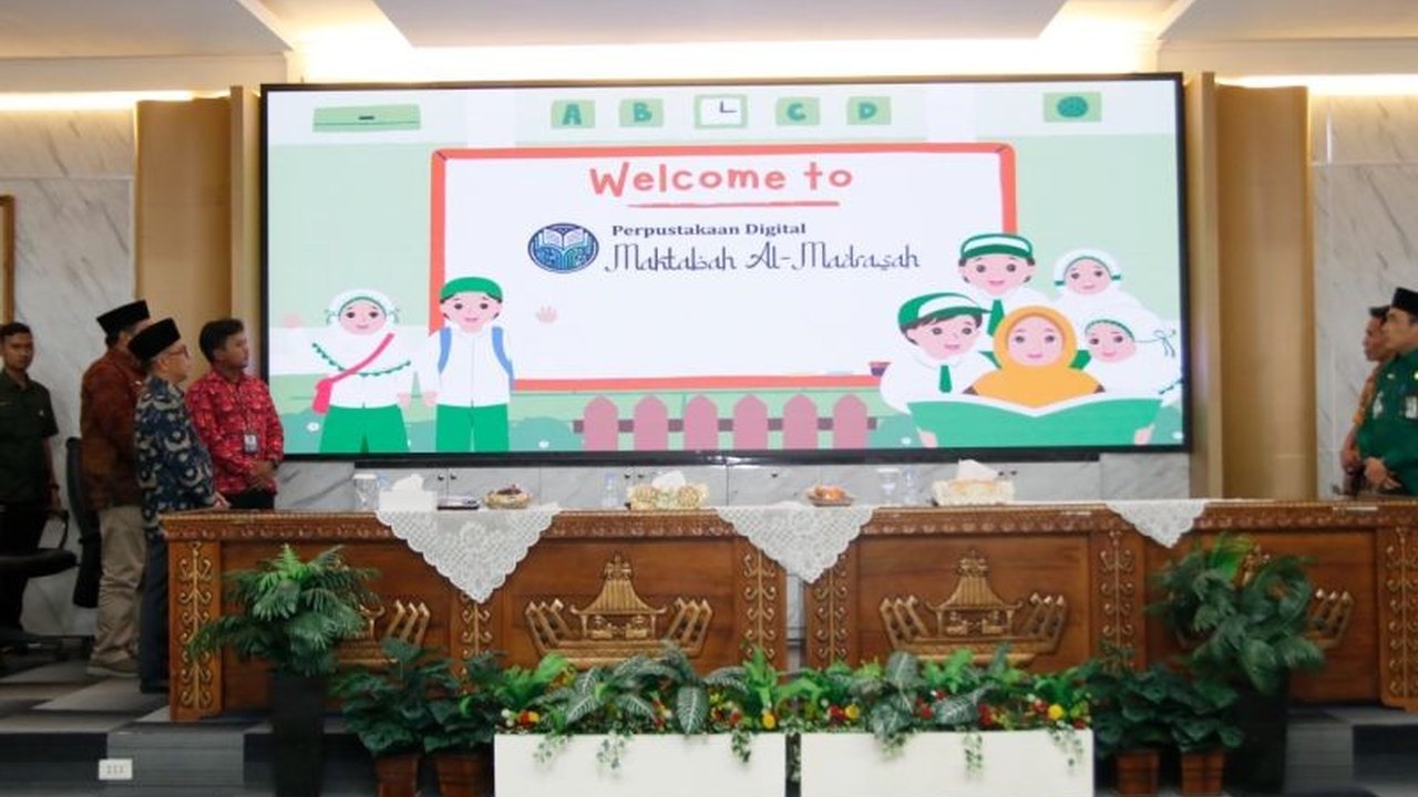 Kemenag Lampung resmikan Perpustakaan Digital Maktabah Al Madrasah untuk tingkatkan literasi dan akses pendidikan di madrasah se-Lampung, terutama atasi kendala akses dan biaya.