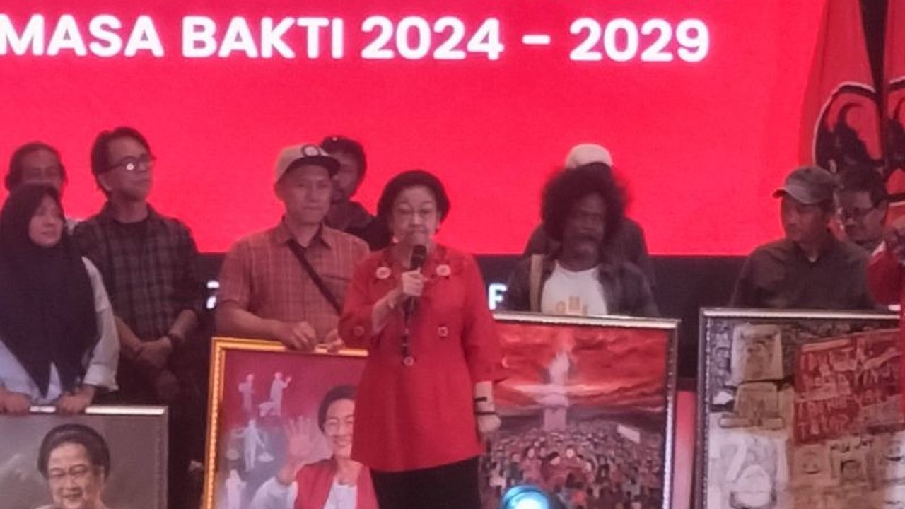 Megawati Soekarno Putri, Ketua Umum PDI Perjuangan, secara terbuka menyebut banyak pihak mengincar posisinya sebagai ketua umum partai jika ia tak lagi menjabat, hal ini disampaikan saat perayaan ulang tahunnya ke-78 di Jakarta.