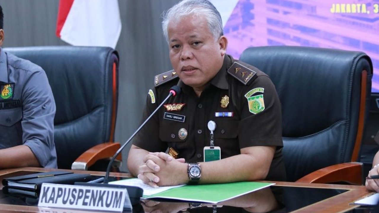 Kejaksaan Agung mengajukan kasasi atas vonis bebas yang diberikan kepada warga negara China atas kasus penambangan ilegal di Kalimantan Barat, karena hakim dianggap tidak menerapkan hukum secara semestinya.