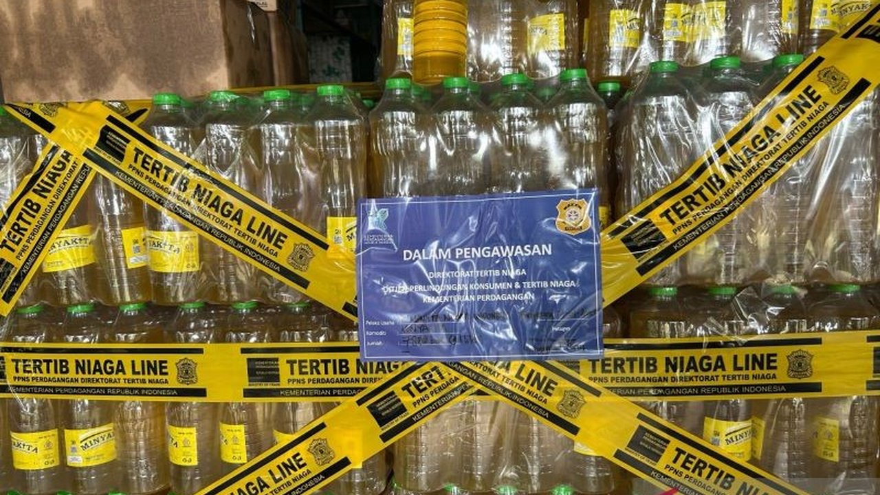 Menteri Perdagangan (Mendag) Budi Santoso menyatakan kenaikan harga MinyaKita disebabkan oleh distributor yang menaikkan harga jual di tingkat pengecer, memicu operasi pasar di berbagai daerah.