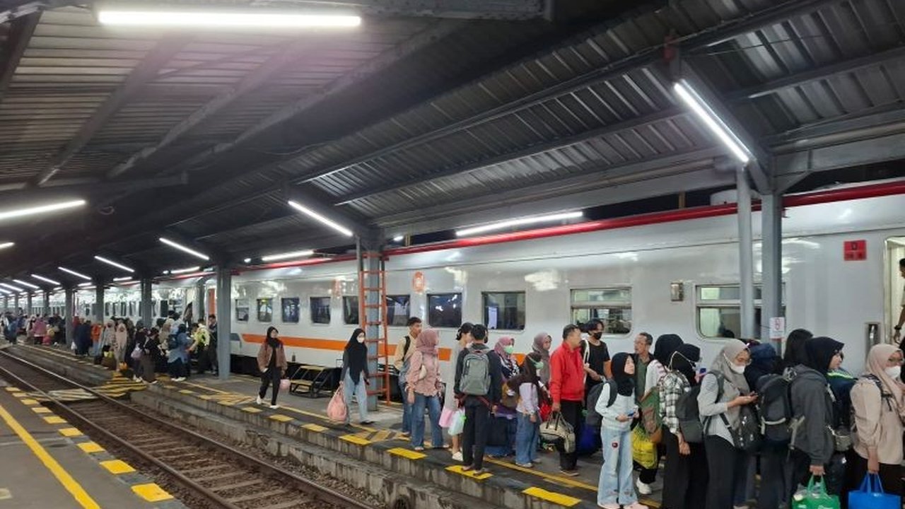 Sebanyak 55.742 tiket kereta api di Daop 9 Jember terjual selama libur panjang Isra Miraj dan Imlek (24-30 Januari 2025), dengan KA Probowangi dan Blambangan Ekspres menjadi favorit.