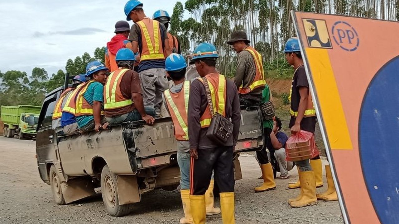 Otorita Ibu Kota Nusantara (OIKN) bermitra dengan BPJS Ketenagakerjaan untuk melindungi lebih dari 143.000 pekerja proyek pembangunan infrastruktur di Ibu Kota Nusantara (IKN), Kalimantan Timur, demi terciptanya lingkungan kerja yang aman dan nyaman.