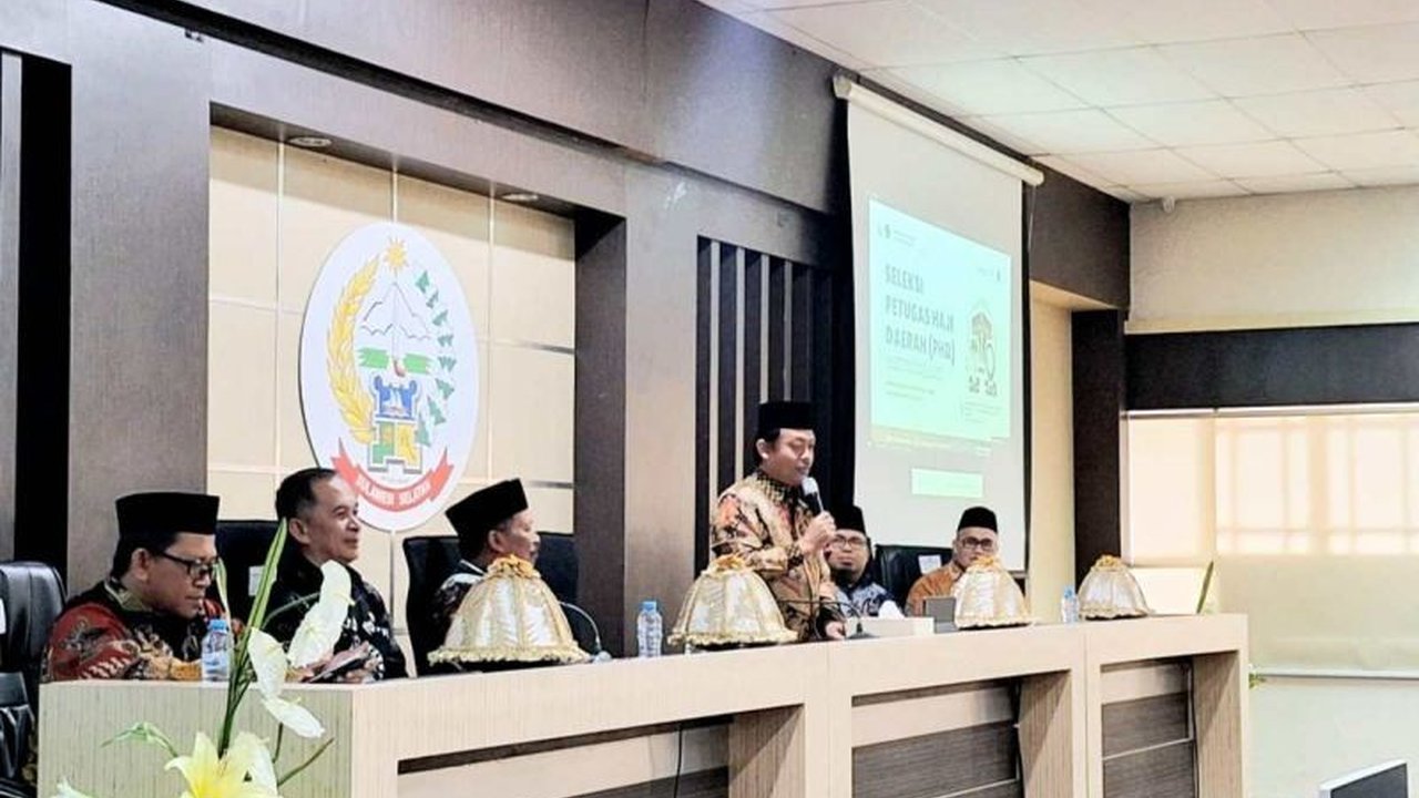 Sebanyak 114 peserta di Sulawesi Selatan mengikuti seleksi ketat Computer Assisted Test (CAT) untuk memperebutkan 57 kuota Petugas Haji Daerah (PHD) tahun 2025,  menunjukkan antusiasme tinggi dalam melayani jamaah haji.