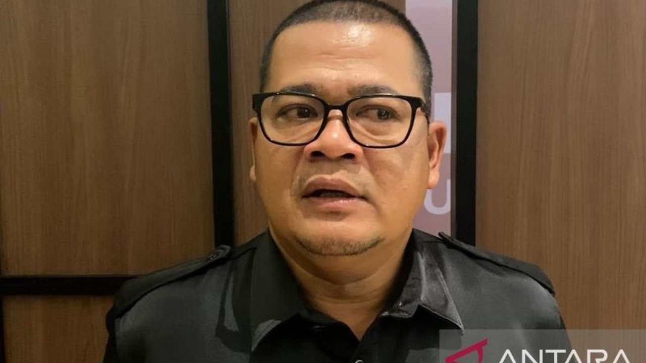 Polres Kubu Raya berhasil menangkap MI (50) pelaku pencabulan anak SD di Sungai Raya, Kalimantan Barat, yang terancam hukuman 15 tahun penjara dan denda Rp5 miliar setelah mengakui perbuatannya lebih dari dua kali.
