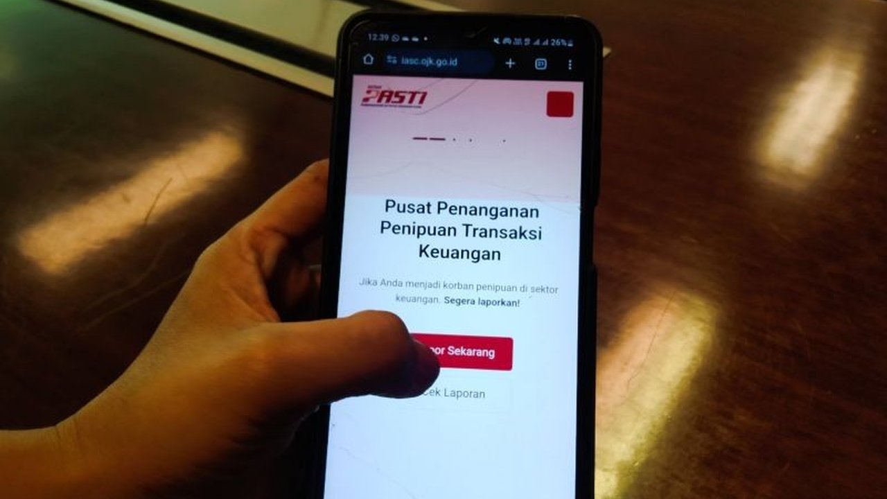 Yayasan Lembaga Konsumen Indonesia (YLKI) menerima 1.675 aduan konsumen sepanjang 2024, dengan aduan terkait jasa keuangan mendominasi, diikuti belanja online dan telekomunikasi.
