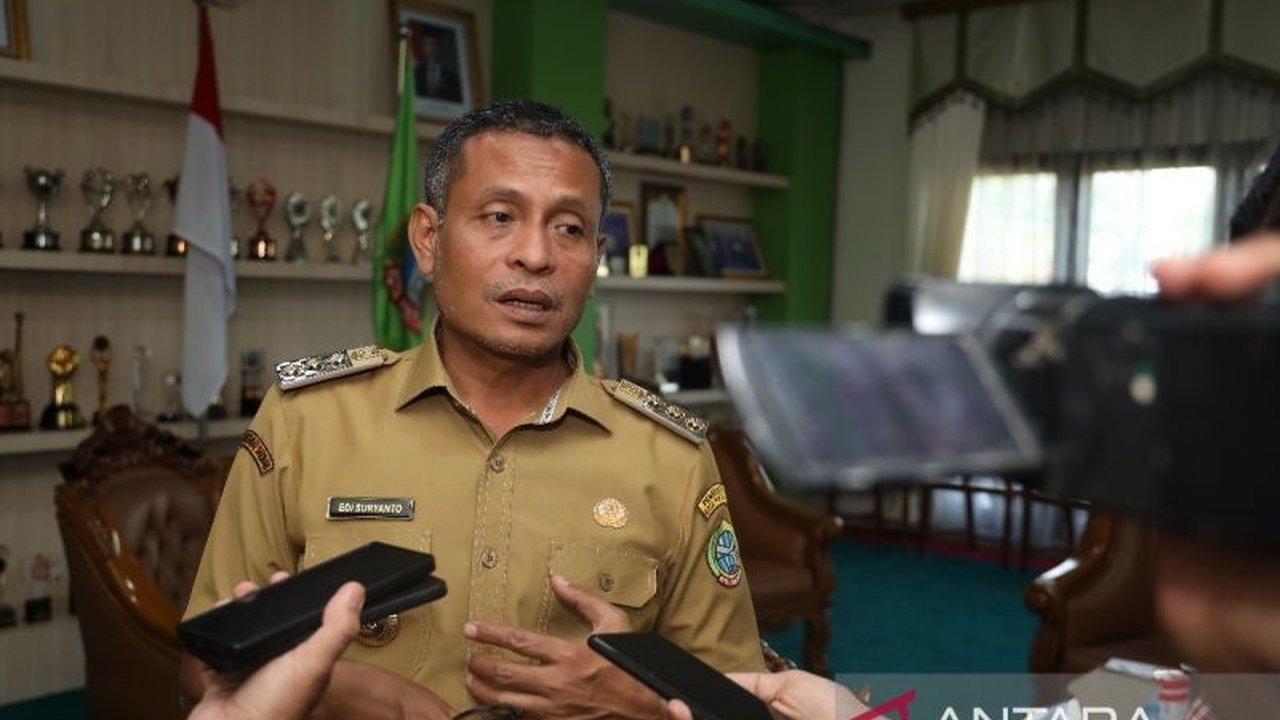 Pemerintah Kota Pontianak membatasi perjalanan dinas dan acara seremonial untuk efisiensi anggaran tahun 2025,  mengarahkan dana pada program prioritas seperti program Makan Bergizi Gratis dan penanggulangan kemiskinan, sesuai arahan Presiden RI.