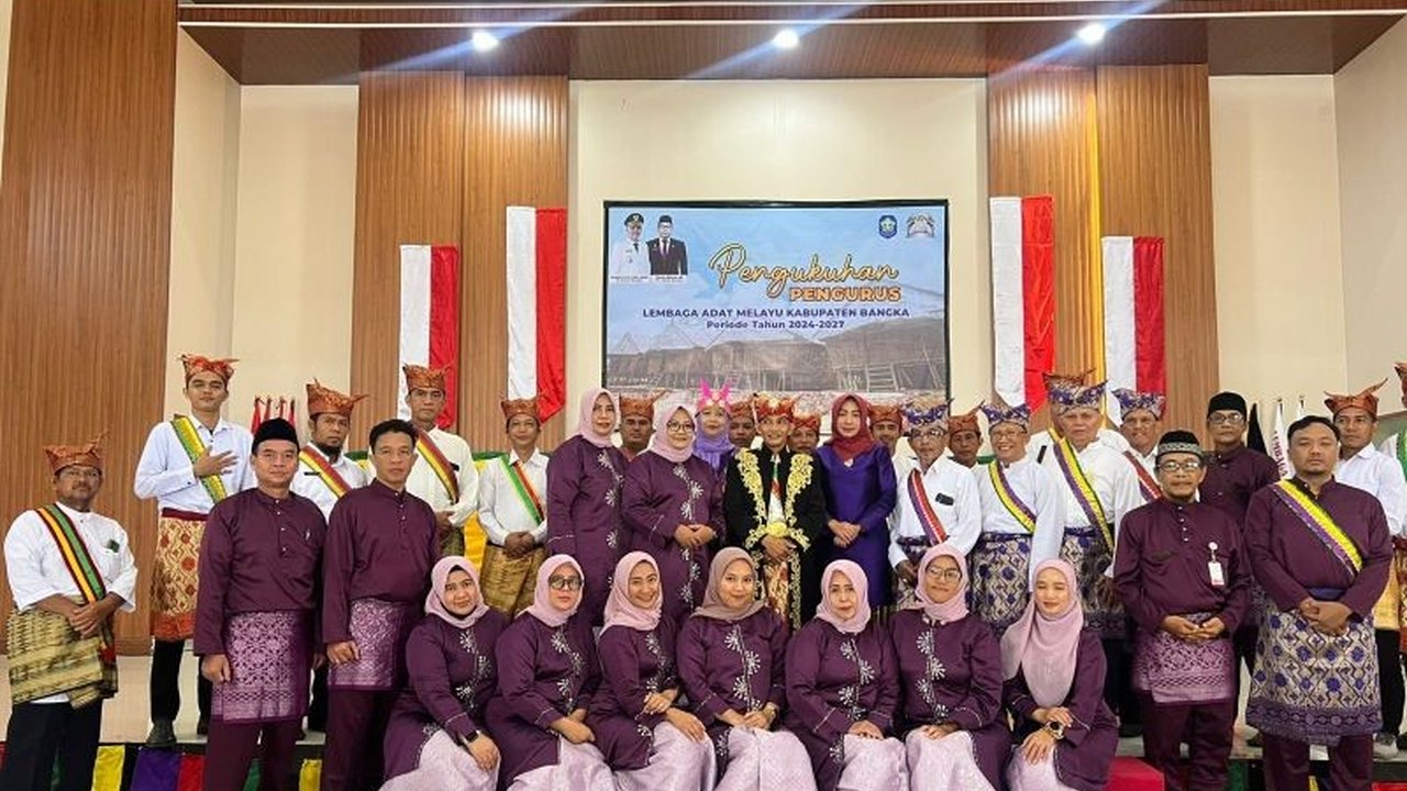 Penjabat Bupati Bangka meminta lembaga adat Melayu berperan aktif dalam pembangunan daerah untuk kesejahteraan masyarakat, sekaligus melestarikan budaya dan nilai-nilai tradisional di tengah modernisasi.