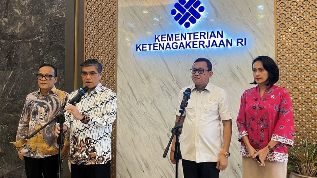 Menaker Yassierli menargetkan 1 juta peserta pelatihan vokasi di 2024 melalui optimalisasi sumber daya dan kolaborasi dengan KP2MI, melibatkan balai latihan kerja, SMK, dan industri.