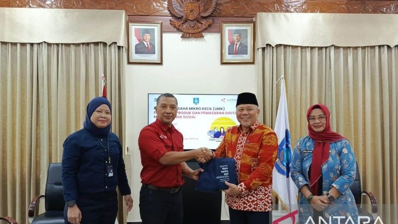 LKBN ANTARA menggelar pelatihan fotografi produk dan pemasaran digital untuk 30 pelaku UMKM di Bangka Belitung guna meningkatkan daya saing di era digital dan membuka peluang pasar yang lebih luas.