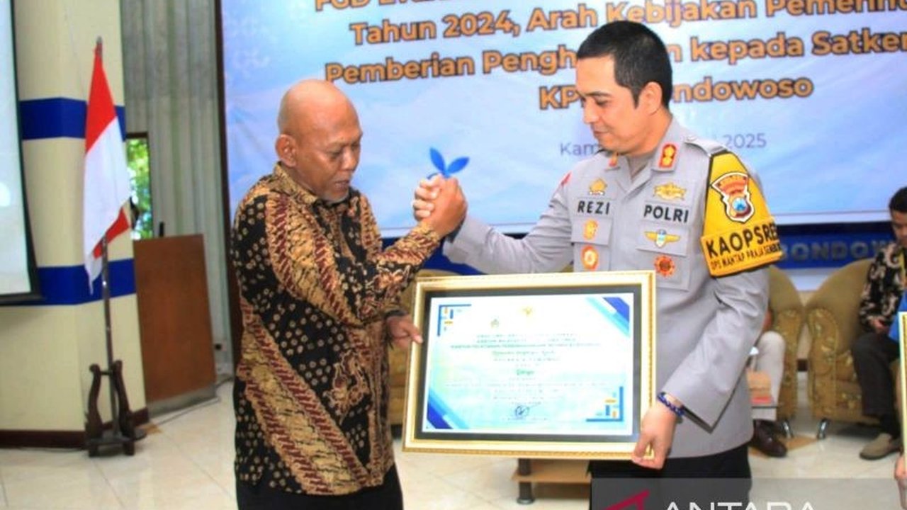 Polres Situbondo meraih penghargaan peringkat satu IKPA Terbaik 2024 dari KPPN Bondowoso atas pengelolaan anggaran APBN yang sempurna,  membuktikan kinerja keuangan yang optimal dan profesional.