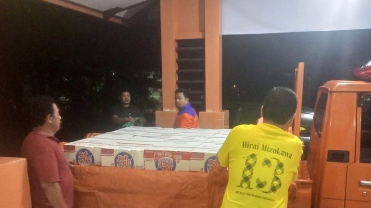 Banjir di Bengkayang, Kalimantan Barat, telah mendampak 1.304 KK (5.216 jiwa) di 9 kecamatan; BPBD mendirikan posko bantuan dan dapur umum.