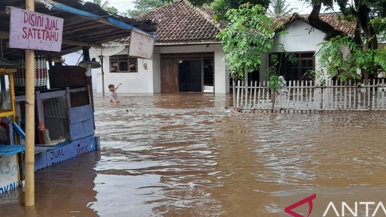 BPBD Situbondo mengusulkan pembangunan plengsengan sungai di Desa Sumberwaru setelah banjir bandang merendam puluhan rumah warga dan juga tembok penahan tanah di Desa Wringinanom akibat curah hujan tinggi.
