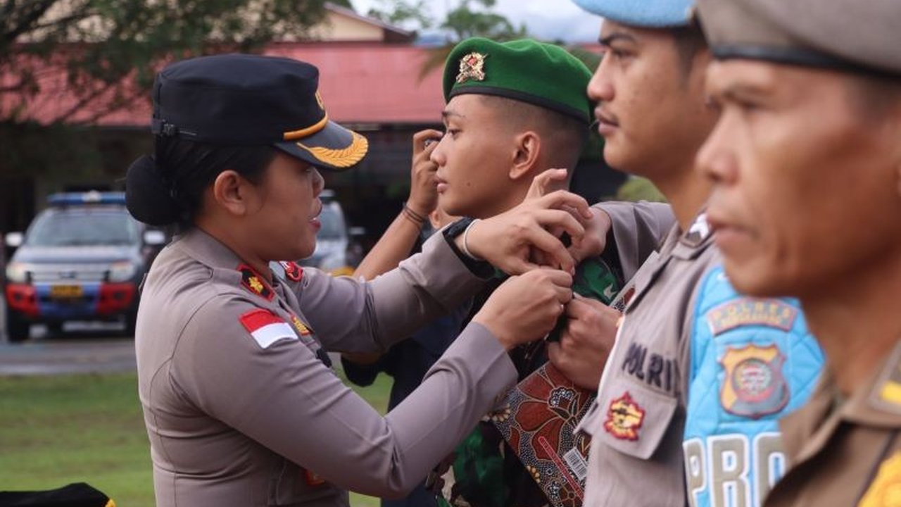 Polres Bengkayang meningkatkan pengamanan di 38 kelenteng selama Imlek 2025 dengan melibatkan lebih dari 700 personel gabungan untuk memastikan keamanan dan kenyamanan perayaan.