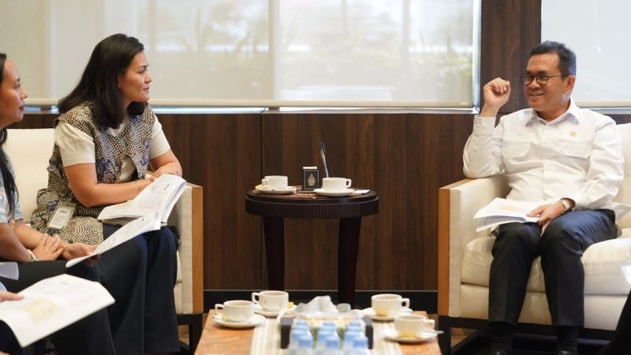 Menteri Perdagangan Budi Santoso dan Google Indonesia berencana berkolaborasi lewat Gemini Academy untuk meningkatkan kapasitas UMKM Indonesia agar mampu menembus pasar ekspor.