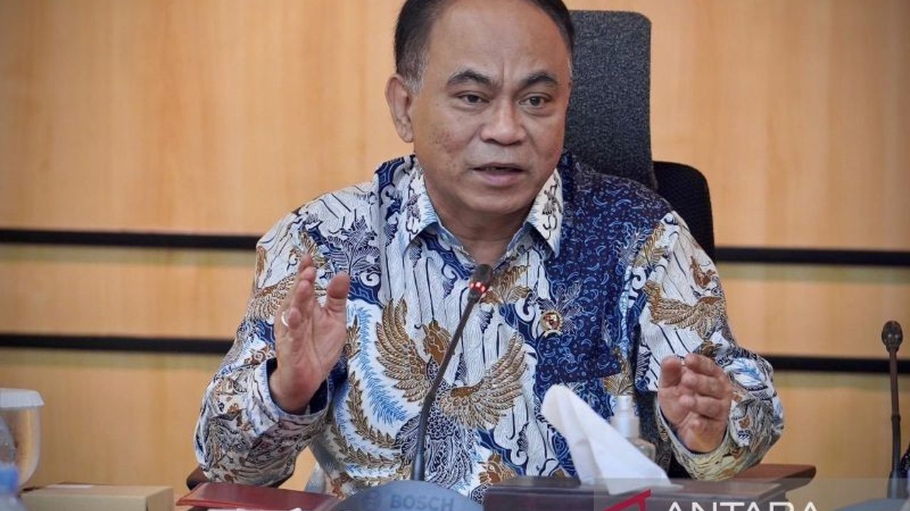 Menteri Koperasi Budi Arie Setiadi membentuk Satgas Revitalisasi Koperasi Bermasalah yang melibatkan berbagai pihak untuk menyelesaikan masalah 8 koperasi, termasuk mengembalikan aset dan memastikan pembayaran simpanan anggota.