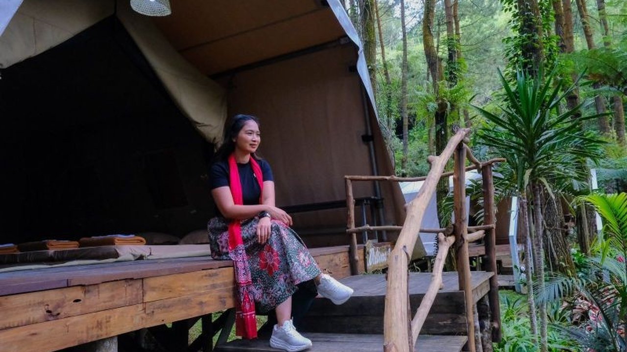 Wakil Menteri Pariwisata mengajak masyarakat berlibur ke DeLoano Glamping Magelang selama libur panjang Isra Mi'raj dan Imlek, menawarkan pengalaman wisata alam yang unik dan berpotensi meningkatkan perekonomian desa sekitar.