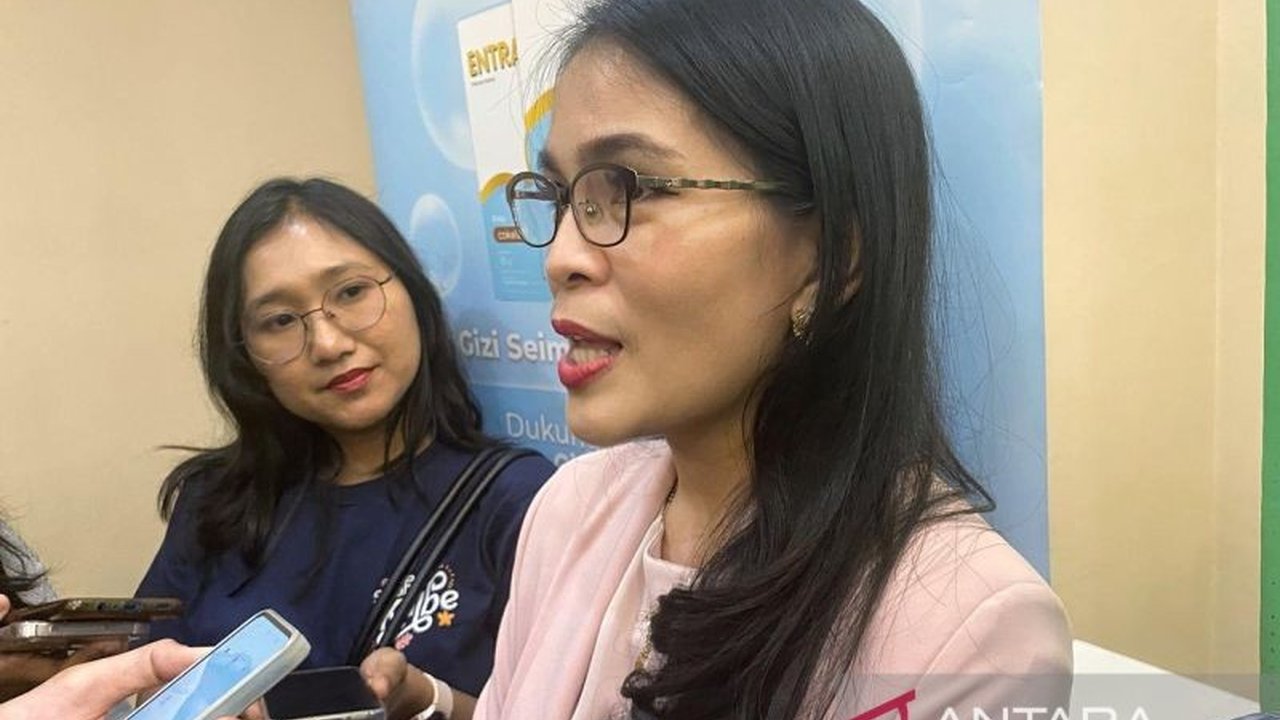 Menurut Dokter Spesialis Gizi, Marya Haryono, masyarakat tak perlu mengonsumsi makanan mentah untuk mendapatkan nutrisi seimbang; memasak makanan hingga tingkat panas tertentu masih aman dan gizinya tetap terjaga, selama memenuhi pedoman 'Isi Piringku'.