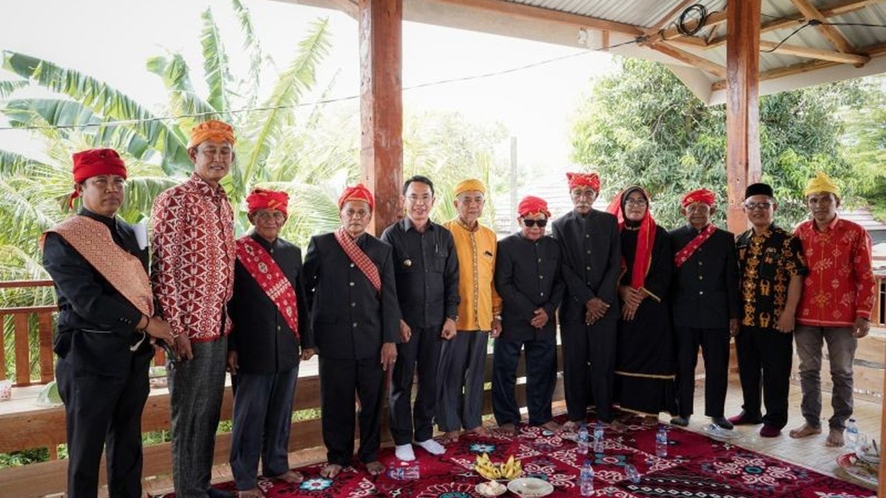 Pemerintah Kabupaten Sigi mengajak masyarakat untuk menjaga dan melestarikan budaya lokal, khususnya melalui pelestarian rumah adat Bantaya sebagai simbol budaya dan lembaga penyelesaian konflik.