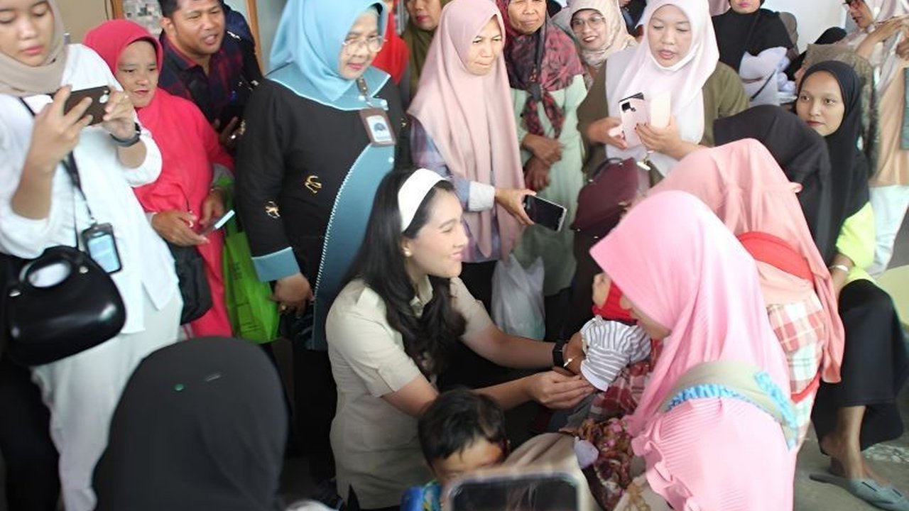 Wakil Menteri Dukbangga, Ratu Ayu Isyana Bagoes Oka, memantau langsung penanganan stunting di Agam dan Bukittinggi, Sumatera Barat, menemukan kasus balita dengan berat badan kurang dan mendorong kolaborasi untuk percepatan penurunan stunting.