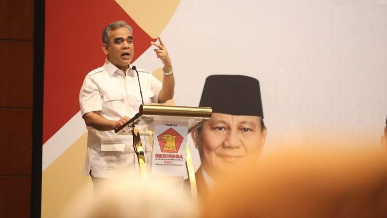 Sekjen Gerindra, Ahmad Muzani, memberikan apresiasi terhadap kinerja 100 hari pertama Presiden Prabowo, yang fokus pada pemberantasan korupsi, program makan bergizi gratis, dan penghapusan utang UMKM.