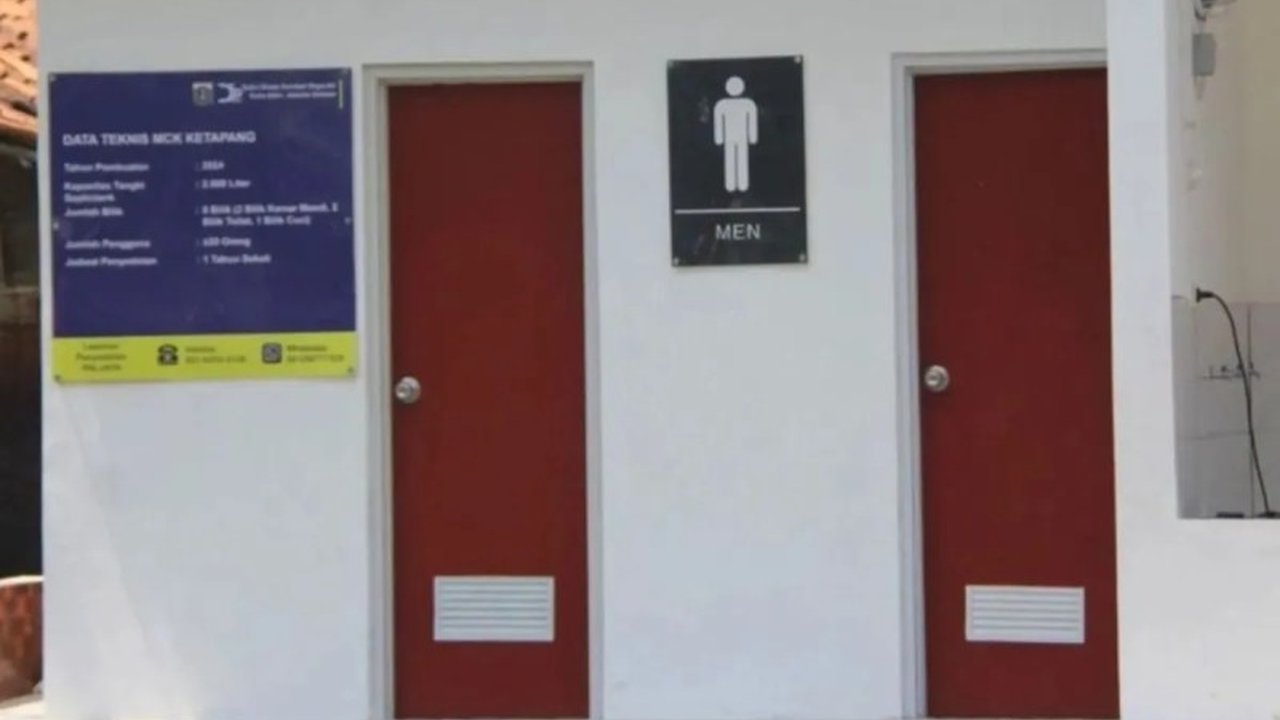 Pemerintah Provinsi DKI Jakarta melalui Dinas SDA telah merevitalisasi 16 MCK komunal di Jakarta Pusat, Selatan, dan Barat pada tahun anggaran 2024 untuk mengurangi kebiasaan buang air besar sembarangan (BABS) dan meningkatkan sanitasi lingkungan.