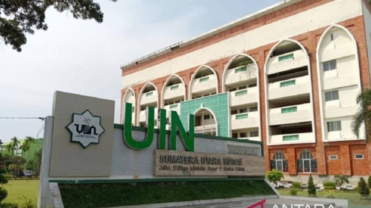 Universitas Islam Negeri Sumatera Utara (UINSU) Medan berhasil menempati peringkat 71 dari 100 universitas terbaik di Indonesia versi EduRank, sebuah prestasi membanggakan yang diraih berkat kerja keras seluruh sivitas akademika.